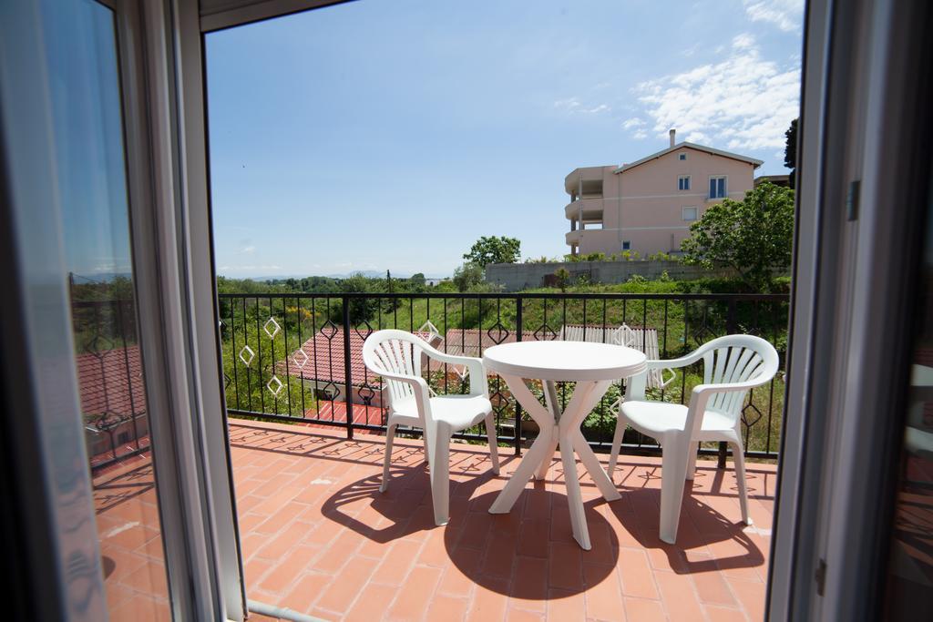 Guest House Aldin Ulcinj Exterior foto